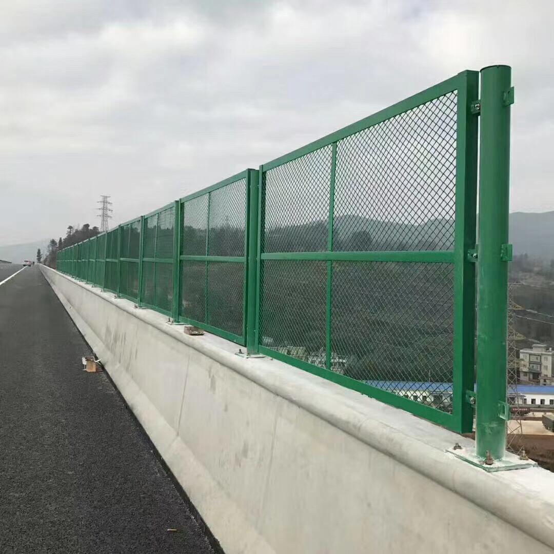 鋼板網(wǎng)護(hù)欄